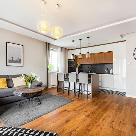 Golden Apartments&L60A-54 Apartment